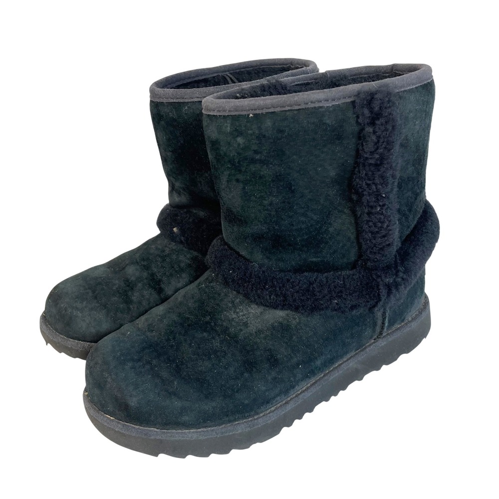 UGG Hadley II Kids Waterproof Boots Black Suede Sheepskin Size 4 Youth 1017332K